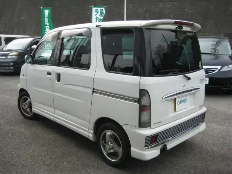 カタログ画像：アトレーワゴン（ATRAI WAGON） エアロダウンビレットターボ ロールーフ 2002年1月 TA-S220G 660cc ホワイト 燃費14.8km / l  バック