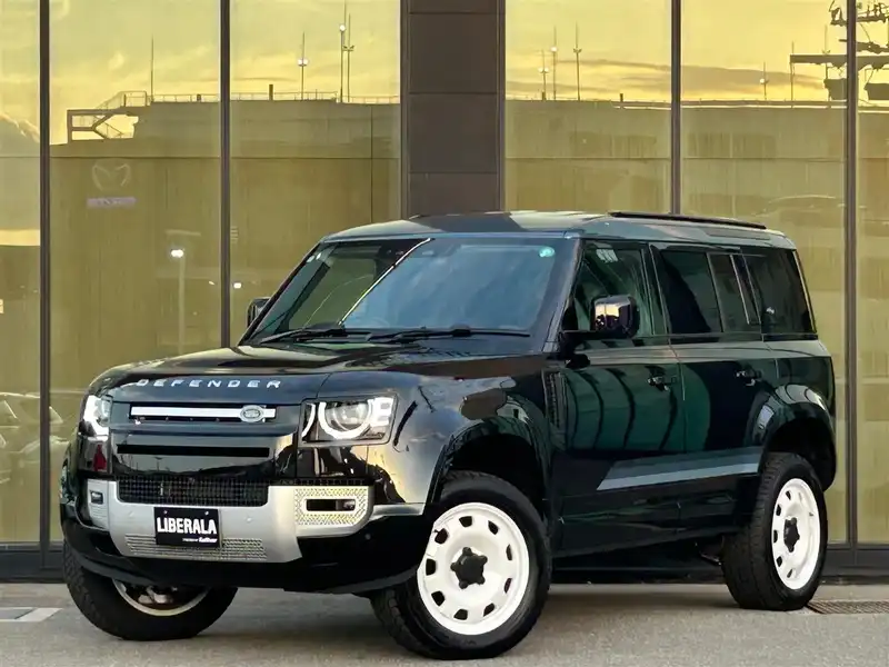 カタログ画像：ディフェンダー（DEFENDER） カウンティ エクステリアパック キュレーテッドフォージャパン 2023年12月 3CA-LE72WAB 3000cc サントリーニブラック（メタリック） 燃費9.9km / l メイン