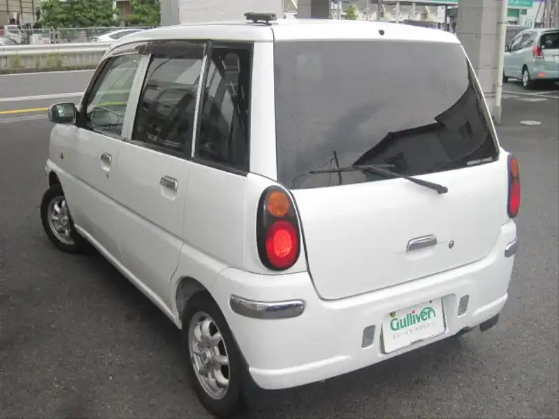 カタログ画像：プレオ・ネスタ（PLEO NESTA） ＧＳスペシャル 2003年5月 TA-RA2 660cc ホワイトパール 燃費18.0km / l  バック