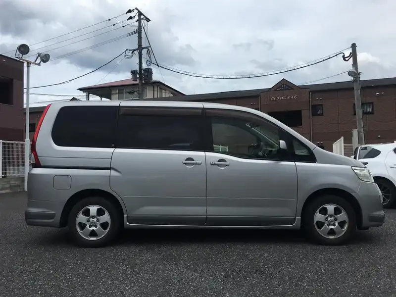 カタログ画像：セレナ（SERENA） ２０ＲＸ 2005年5月 CBA-NC25 2000cc ダイヤモンドシルバー（Ｍ） 燃費11.8km / l  外装