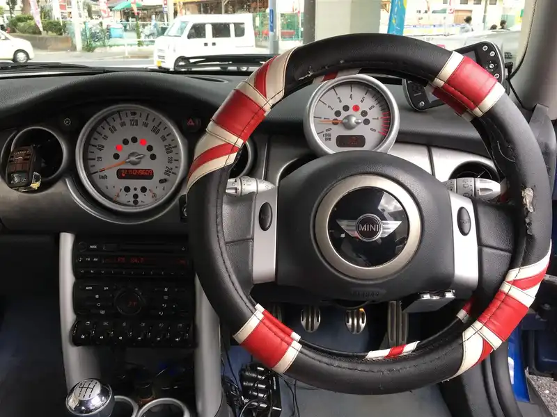 カタログ画像：ＭＩＮＩ（MINI） クーパーＳ 2002年3月 GH-RE16 1600cc インディ・ブルー 燃費11.6km / l  内装