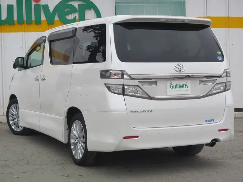 カタログ画像：ヴェルファイア（VELLFIRE） ３．５Ｚ 2011年11月 DBA-GGH20W 3500cc ホワイトパールクリスタルシャイン 燃費9.3km / l バック