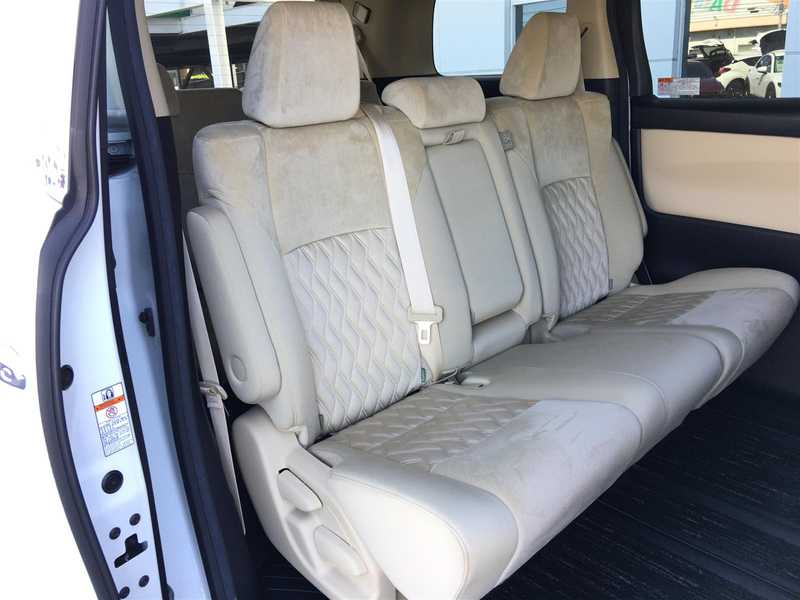 カタログ画像：ヴェルファイア（VELLFIRE） ２．５Ｖ 2018年1月 DBA-AGH35W 2500cc ホワイトパールクリスタルシャイン 燃費12.0km / l 内装