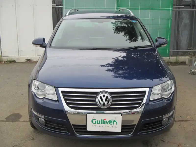 カタログ画像：パサートヴァリアント（PASSAT VARIANT） Ｖ６ ４モーション 2009年1月 ABA-3CAXZF 3200cc シャドーブルーメタリック 燃費10.2km / l  フロント