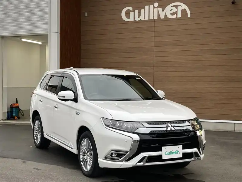 アウトランダーＰＨＥＶ（三菱）の関東の中古車を検索｜【中古車のガリバー】