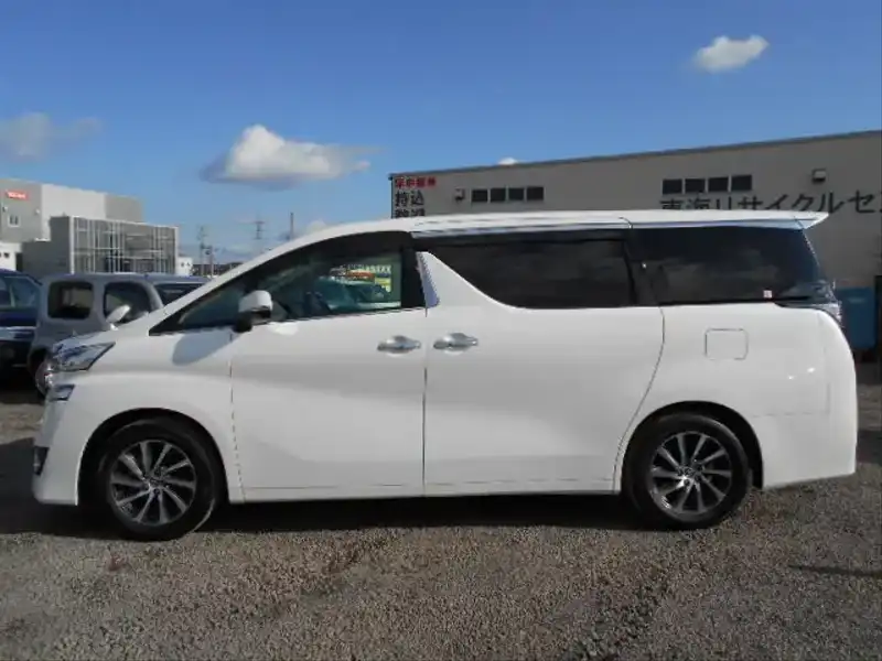 カタログ画像：ヴェルファイア（VELLFIRE） ３．５Ｖ Ｌ サイドリフトアップシート装着車 2015年1月 DBA-GGH30W 3500cc ホワイトパールクリスタルシャイン 燃費9.5km / l 外装