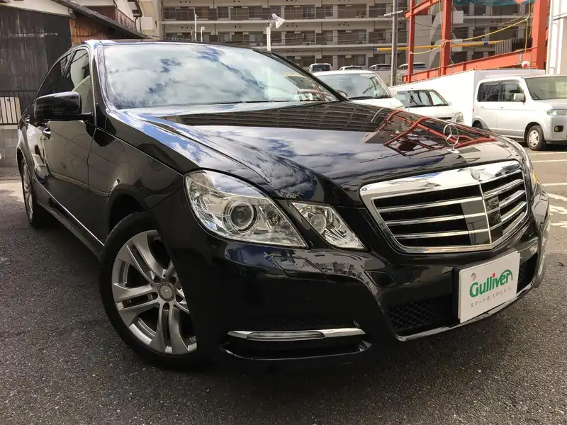 カタログ画像：Ｅクラス（E-CLASS） Ｅ３５０ ブルーテック アバンギャルド 2010年8月 LDA-212024C 3000cc ブラック（Ｓ）orオブシディアンブラック（Ｍ） 燃費12.4km / l メイン（その他）