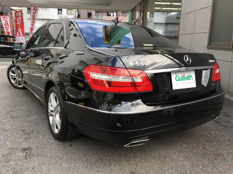 カタログ画像：Ｅクラス（E-CLASS） Ｅ３５０ ブルーテック アバンギャルド 2010年8月 LDA-212024C 3000cc ブラック（Ｓ）orオブシディアンブラック（Ｍ） 燃費12.4km / l バック