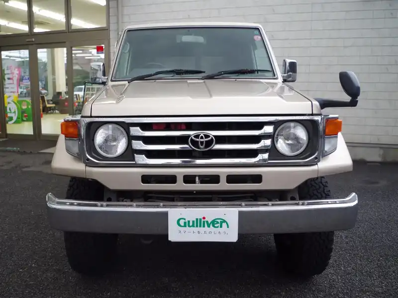 カタログ画像：ランドクルーザー７０（LAND CRUISER 70） ＬＸ ４ドア 2001年8月 KG-HZJ76V 4200cc ベージュメタリック フロント