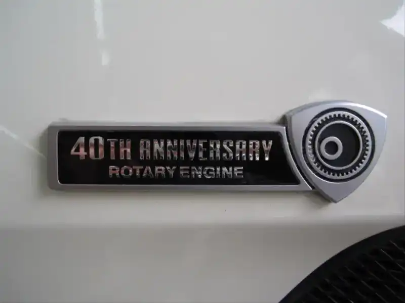 10042561 | カタログ画像：ＲＸ－８（RX-8） ロータリーエンジン４０周年記念車 2007年8月 ABA-SE3P 1400cc マーブルホワイト 外装