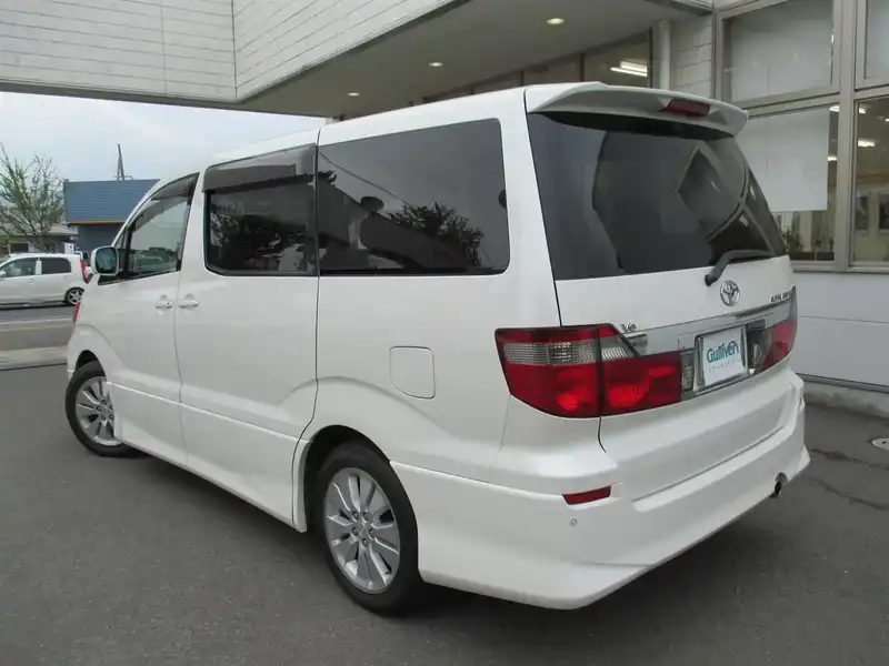 カタログ画像：アルファードＶ（ALPHARD V） ＭＳ 2003年7月 TA-MNH15W 3000cc ホワイトパールマイカ 燃費8.6km / l  バック