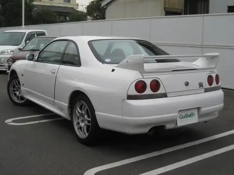 1501468 | カタログ画像：スカイライン（SKYLINE） ＧＴ－Ｒ Ｖスペック 1996年1月 E-BCNR33 2600cc ホワイト バック