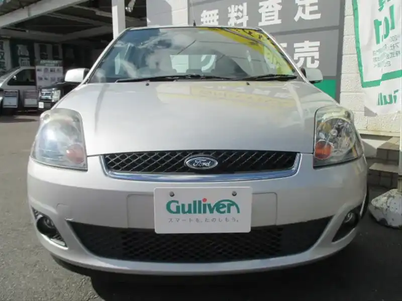 カタログ画像：フィエスタ（FIESTA） ＧＨＩＡ 2006年3月 GH-WF0FYJ 1600cc ムーンダストシルバー 燃費12.0km / l  フロント