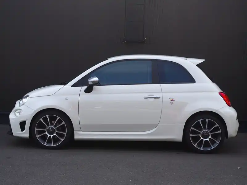 10114995 | カタログ画像：アバルト５９５（ABARTH 595） ツーリズモ 2018年2月 ABA-31214T 1400cc ビアンコガーラ 外装