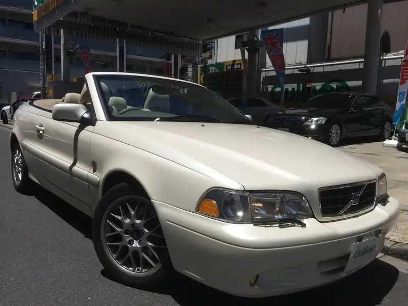 カタログ画像：Ｃ７０（C70） カブリオレ ホワイトパールエディション 2003年9月 GH-8B5244K 2400cc ホワイトパール 燃費8.9km / l  メイン