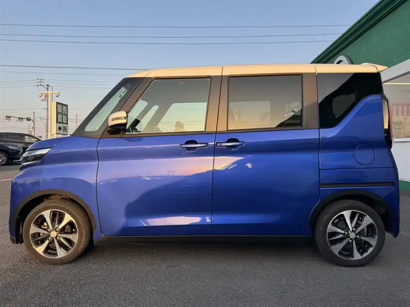 カタログ画像：ｅＫクロススペース（EK X SPACE） Ｔ プラスエディション 2021年12月 4AA-B35A 660cc サファイアブルーメタリック×ホワイトソリッド 燃費18.8km / l 外装