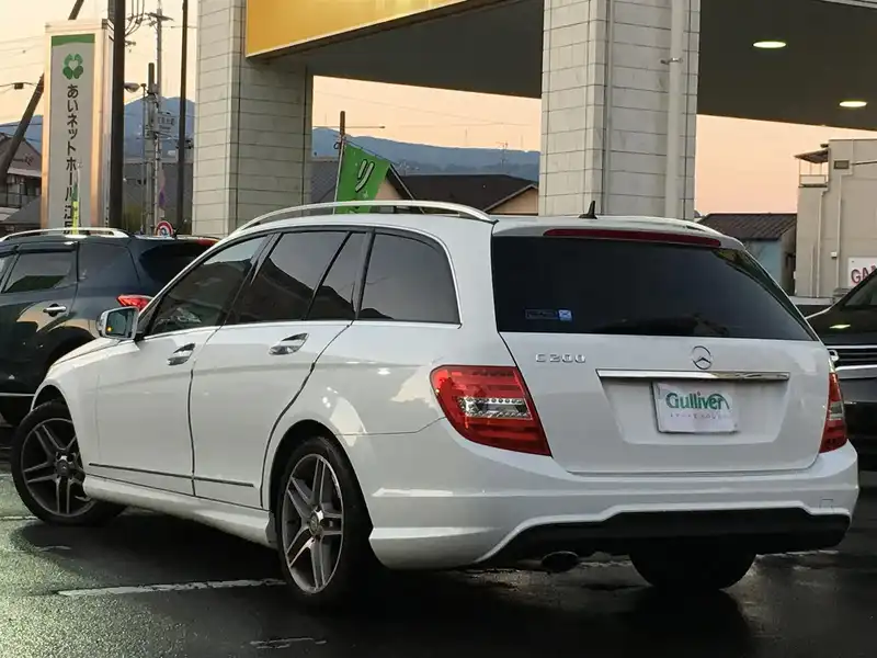 カタログ画像：Ｃクラスステーションワゴン（C-CLASS STATIONWAGON） Ｃ２００ ステーションワゴン アバンギャルド 2014年4月 DBA-204248 1800cc ポーラーホワイト（Ｓ） 燃費13.6km / l バック