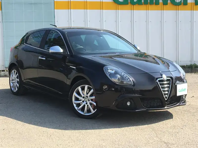 カタログ画像：ジュリエッタ（GIULIETTA） コンペティツィオーネ 2014年4月 ABA-940141 1400cc エトナブラック 燃費15.6km / l メイン（その他）