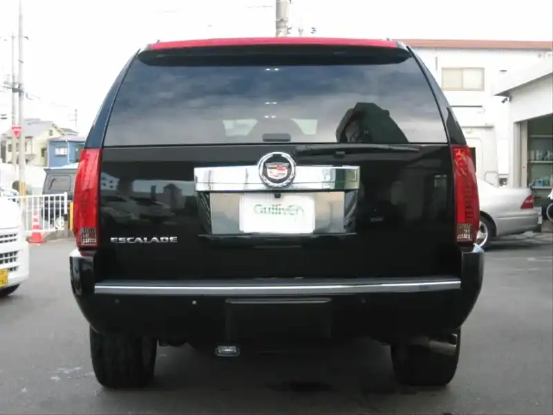 10075620 | カタログ画像：キャデラックエスカレード（CADILLAC ESCALADE） ベースグレード 2012年5月 6200cc セーブル・ブラック バック