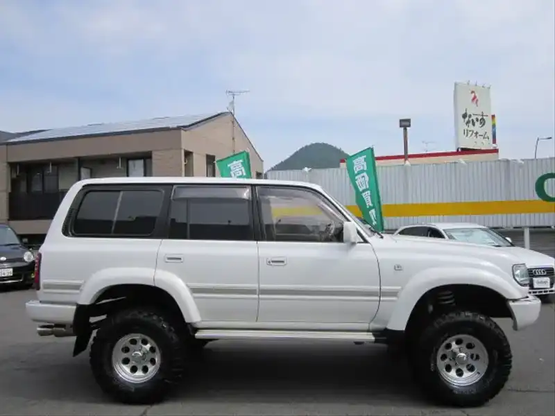 カタログ画像：ランドクルーザー８０（LAND CRUISER 80） ワゴン ＶＸ 1995年1月 E-FZJ80G 4500cc ホワイト 燃費5.7km / l  外装