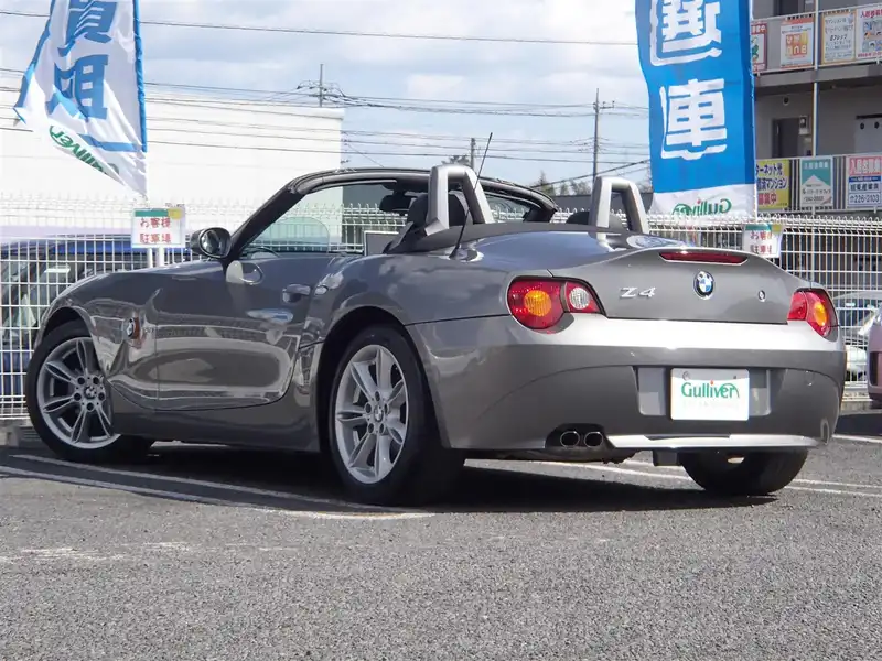 カタログ画像：Ｚ４（Z4） ２．２ｉ 2003年10月 GH-BT22 2200cc スターリンググレー（メタリックカラー） 燃費9.5km / l  バック