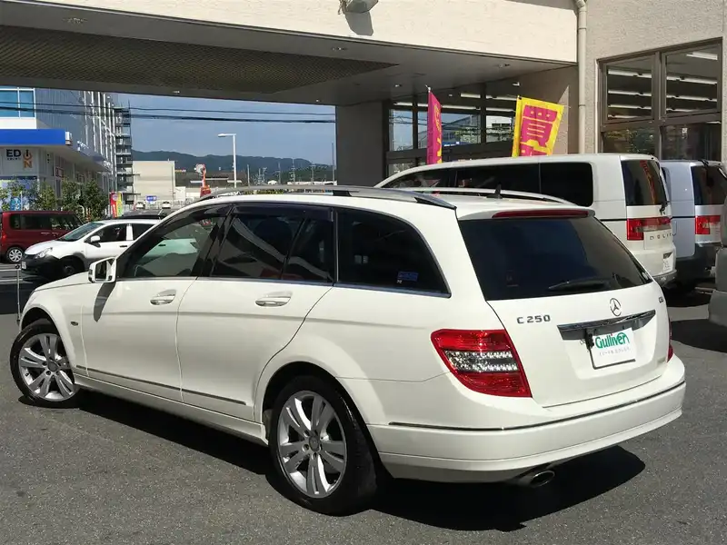 10060486 | カタログ画像：Ｃクラスステーションワゴン（C-CLASS STATIONWAGON） Ｃ２５０ ＣＧＩブルーエフィシェンシー ステーションワゴン アバンギャルド 2010年2月 DBA-204247 1800cc カルサイトホワイト バック