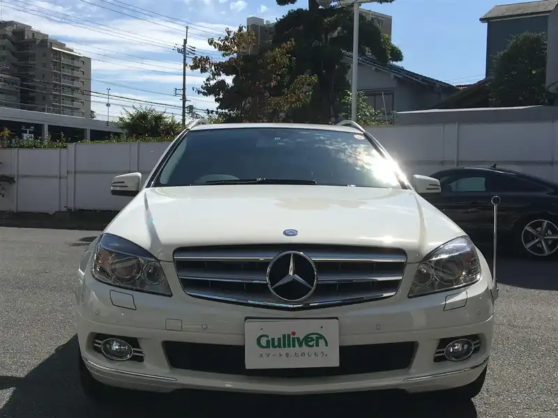 10060486 | カタログ画像：Ｃクラスステーションワゴン（C-CLASS STATIONWAGON） Ｃ２５０ ＣＧＩブルーエフィシェンシー ステーションワゴン アバンギャルド 2010年2月 DBA-204247 1800cc カルサイトホワイト フロント