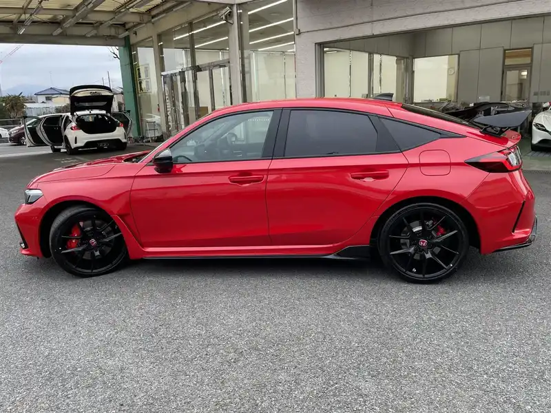 カタログ画像：シビック（CIVIC） タイプＲ レーシングブラックパッケージ 2025年1月 6BA-FL5 2000cc フレームレッド 燃費12.5km / l 外装