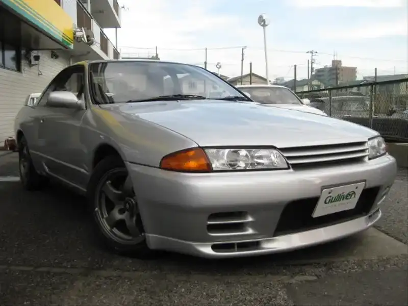 カタログ画像：スカイライン（SKYLINE） ＧＴ－Ｒ 1993年2月 E-BNR32 2600cc スパークシルバーメタリック（スーパーファインコーティング） 燃費8.2km / l  メイン（その他）