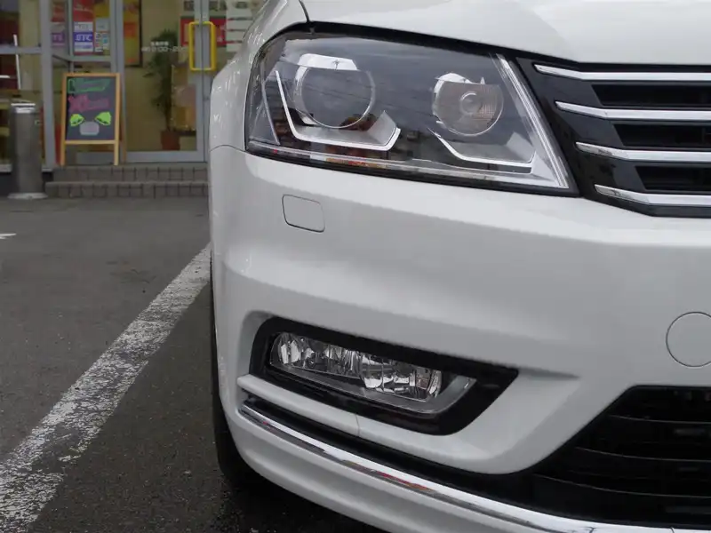 カタログ画像：パサートヴァリアント（PASSAT VARIANT） Ｒラインエディション 2014年6月 DBA-3CCAX 1400cc キャンディホワイト 燃費17.6km / l 外装