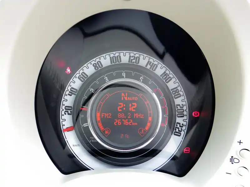 カタログ画像：５００（500） １．２ ポップ 2012年10月 ABA-31212 1200cc ボサノバホワイト 燃費19.4km / l 内装