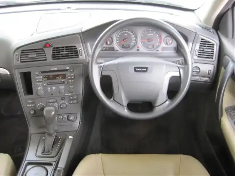 カタログ画像：Ｖ７０（V70） ＳＥ（スペシャルエディション） 2002年6月 LA-SB5244W 2400cc シルバーメタリック 燃費9.6km / l  内装