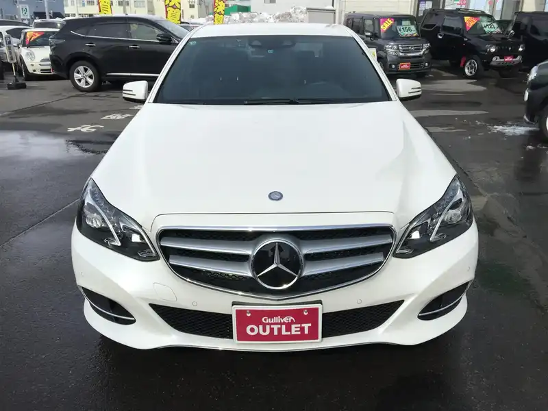 カタログ画像：Ｅクラス（E-CLASS） Ｅ３００ ４マチック アバンギャルド 2013年5月 RBA-212080C 3500cc ポーラーホワイト（Ｓ） 燃費12.0km / l フロント