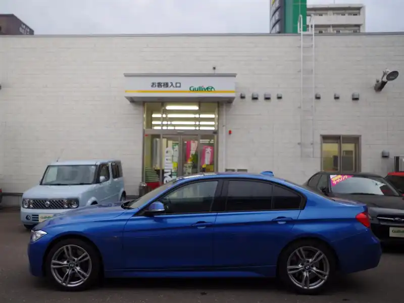 カタログ画像：３シリーズ（3 SERIES） ３２０ｉ ｘＤｒｉｖｅ Ｍスポーツ 2013年8月 DBA-3B20 2000cc エストリル・ブルー 燃費15.2km / l 外装