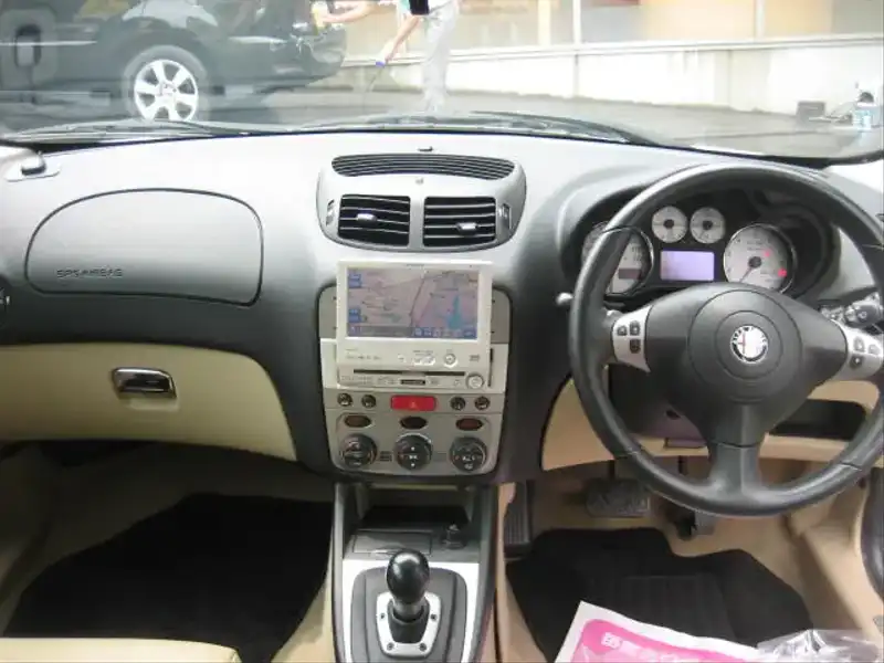 カタログ画像：アルファ１４７（ALFA 147） ２．０ ツインスパーク 2005年4月 GH-937AB 2000cc ポーラホワイト（ソリッドカラー） 燃費9.5km / l  内装