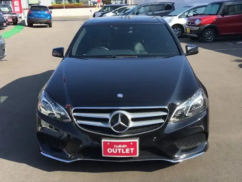 カタログ画像：Ｅクラス（E-CLASS） Ｅ３５０ アバンギャルド 2013年5月 RBA-212059C 3500cc ブラック（Ｓ）orオブシディアンブラック（Ｍ） 燃費12.4km / l フロント