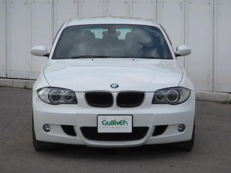 カタログ画像：１シリーズ（1 SERIES） １２０ｉ Ｍスポーツパッケージ 2010年5月 LBA-UD20 2000cc 燃費13.4km / l フロント