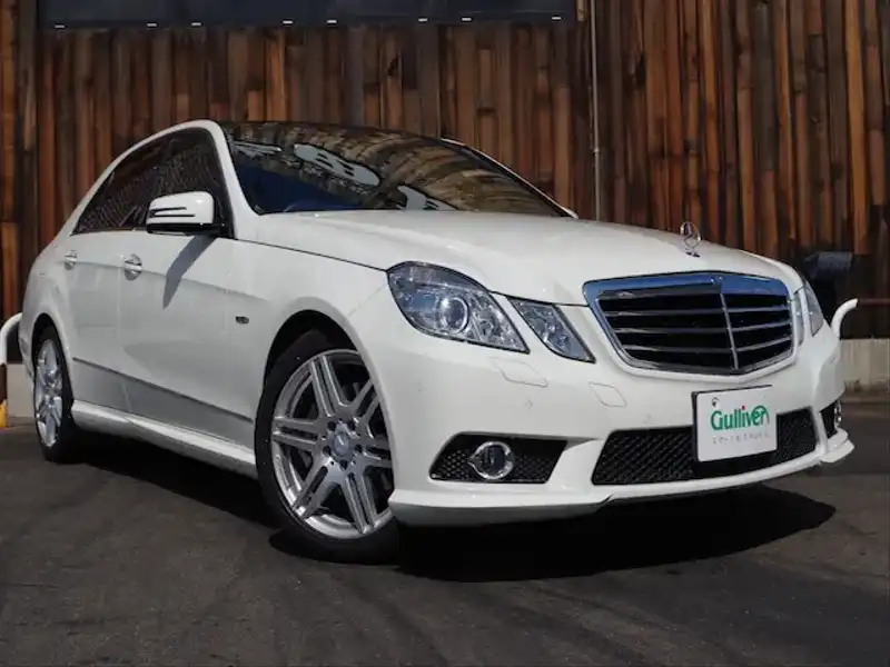 カタログ画像：Ｅクラス（E-CLASS） Ｅ２５０ ＣＧＩブルーエフィシェンシー アバンギャルド 2009年10月 DBA-212047C 1800cc カルサイトホワイト（Ｓ） 燃費10.8km / l  メイン