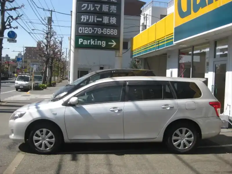 カタログ画像：カローラフィールダー（COROLLA FIELDER） Ｘ ＨＩＤリミテッド 2009年10月 DBA-NZE141G 1500cc シルバーメタリック 燃費17.2km / l  外装