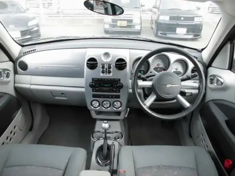 カタログ画像：クライスラー・ＰＴクルーザー（CHRYSLER PT CRUISER） ルート６６ 2006年2月 GH-PT24 2400cc ブラッククリアコート 燃費8.7km / l  内装