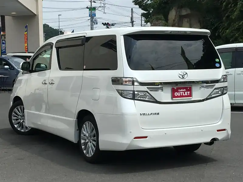 カタログ画像：ヴェルファイア（VELLFIRE） ２．４Ｚ Ｇエディション 2014年4月 DBA-ANH25W 2400cc ホワイトパールクリスタルシャイン 燃費10.2km / l バック