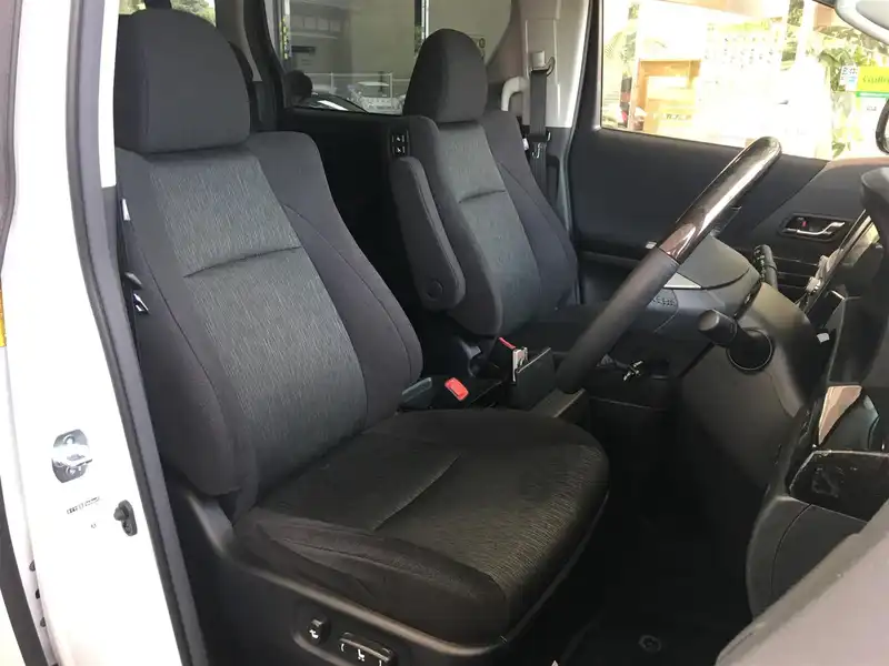 カタログ画像：ヴェルファイア（VELLFIRE） ２．４Ｚ Ｇエディション 2014年4月 DBA-ANH25W 2400cc ホワイトパールクリスタルシャイン 燃費10.2km / l 内装