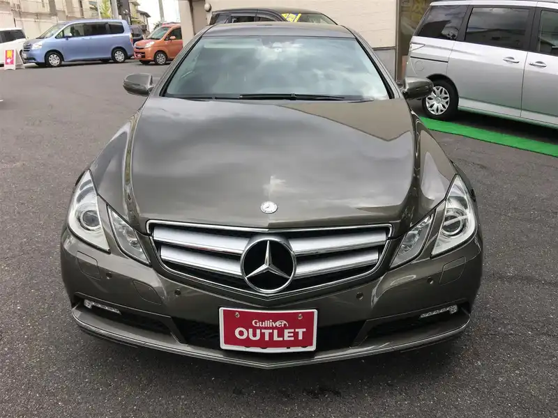 カタログ画像：Ｅクラス（E-CLASS） Ｅ３５０ クーペ 2009年7月 DBA-207356 3500cc スタンナイトグレー（Ｍ）orテノライトグレー（Ｍ） 燃費9.1km / l  フロント