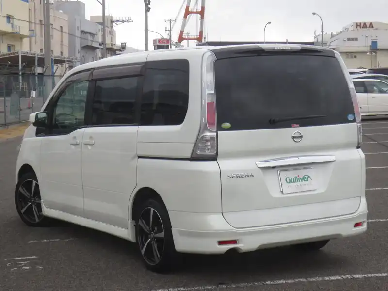 カタログ画像：セレナ（SERENA） ２０Ｓ 2005年5月 CBA-NC25 2000cc ホワイトパール（３Ｐ） 燃費11.8km / l  バック