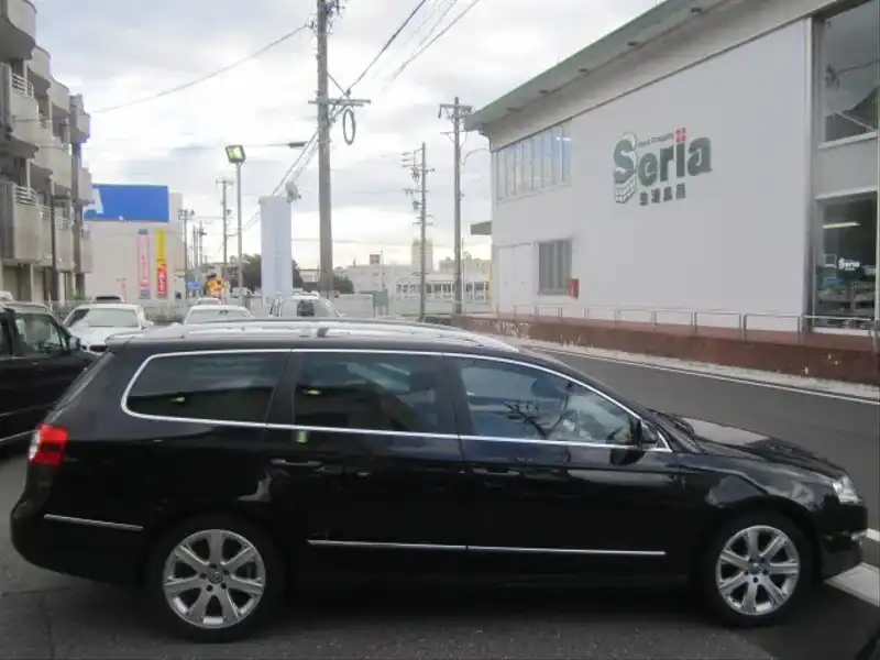 カタログ画像：パサートヴァリアント（PASSAT VARIANT） ２．０ＴＳＩ スポーツライン 2008年5月 ABA-3CCAW 2000cc ディープブラックパールエフェクト 燃費10.6km / l  外装