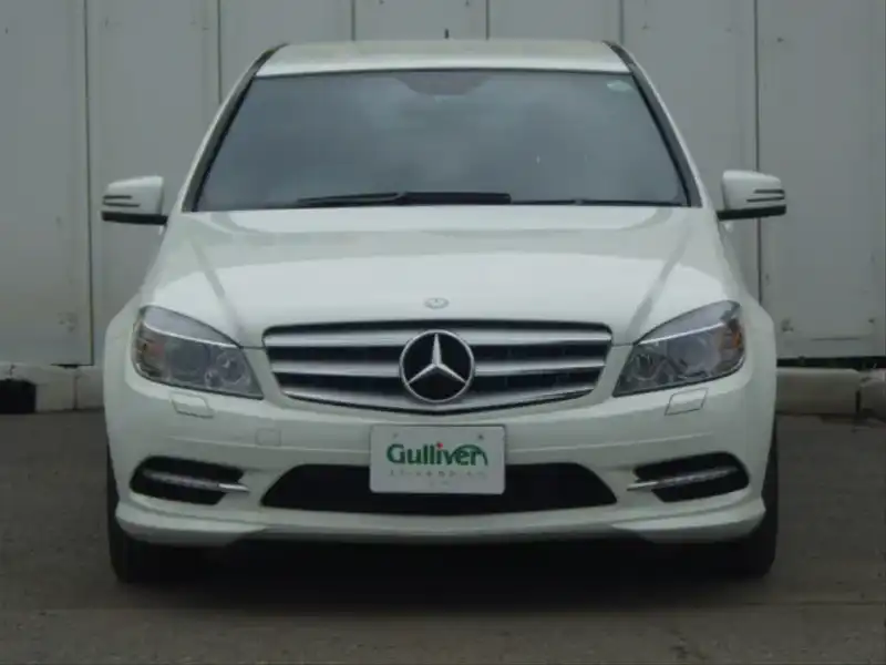 カタログ画像：Ｃクラス（C-CLASS） Ｃ２５０ ＣＧＩブルーエフィシェンシー アバンギャルド 2010年8月 DBA-204047 1800cc オブシディアンブラック（Ｍ） 燃費11.2km / l  フロント