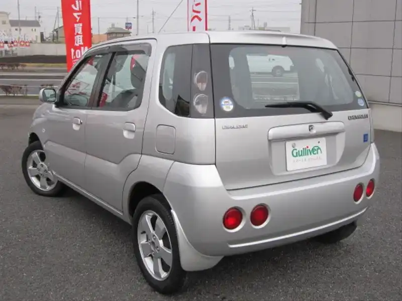 カタログ画像：シボレークルーズ（CHEVROLET CRUSE） １．３ＬＳ 2005年4月 ABA-HR52S 1300cc シルキーシルバーメタリック 燃費17.0km / l  バック