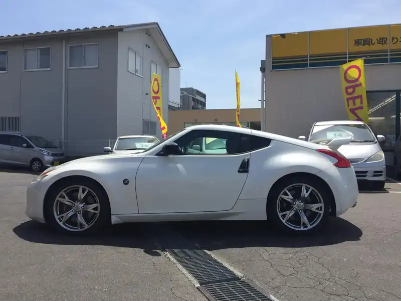 カタログ画像：フェアレディＺ（FAIRLADY Z） バージョンＳＴ 2008年12月 CBA-Z34 3700cc ブリリアントホワイトパール（３Ｐ） 燃費9.5km / l  外装