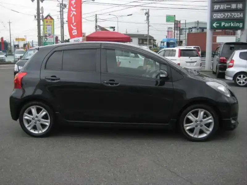 カタログ画像：ヴィッツ（VITZ） ＲＳ 2009年8月 DBA-SCP90 1300cc ブラックマイカ 燃費20.0km / l  外装