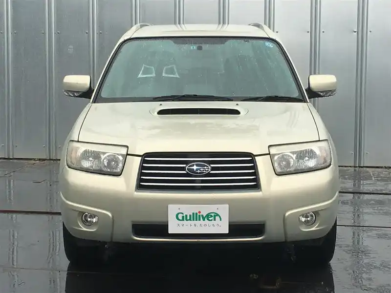 カタログ画像：フォレスター（FORESTER） ２．０ＸＴ 2005年12月 TA-SG5 2000cc シャンパンゴールド・オパール 燃費13.0km / l  フロント